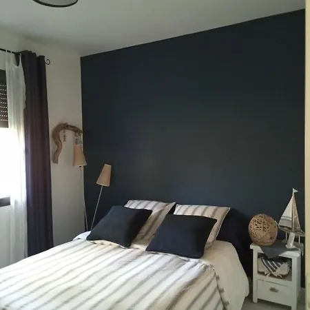 Maison Neuve Et Chaleureuse