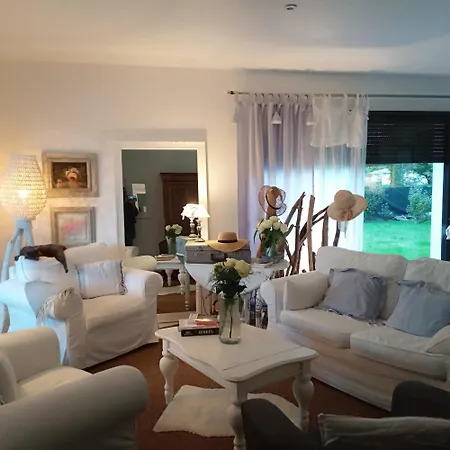 Maison Neuve Et Chaleureuse Vila