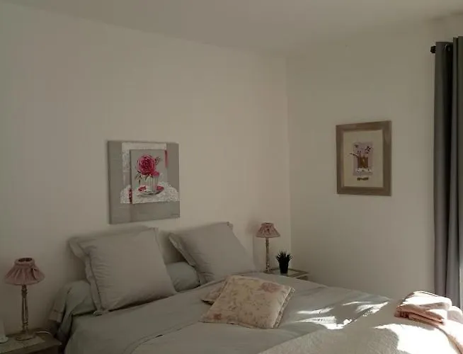 Maison Neuve Et Chaleureuse