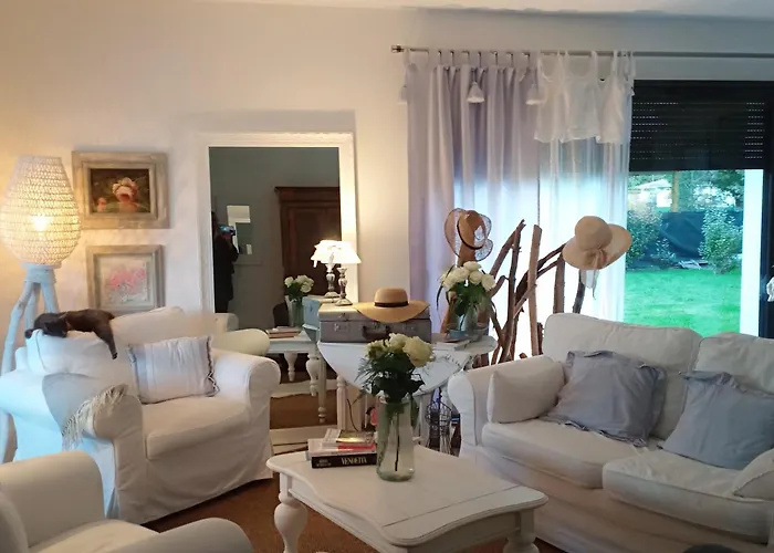 Maison Neuve Et Chaleureuse Villa